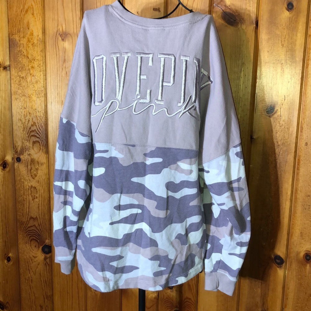 VS Victoria's Secret Pink Varsity Crew Sweatshirt Camo Purple medium oversized​​